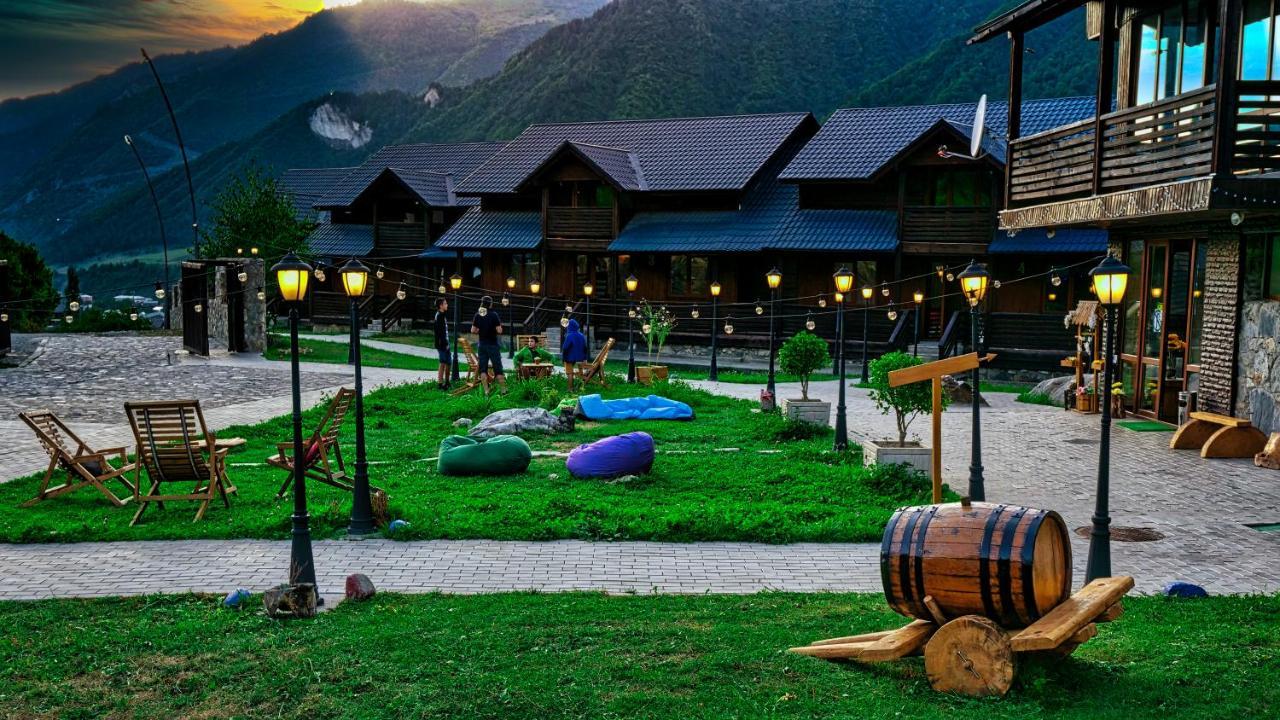 Hotel Banguriani Местія Екстер'єр фото
