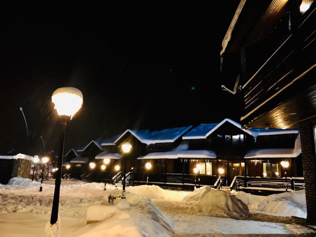 Hotel Banguriani Местія Екстер'єр фото